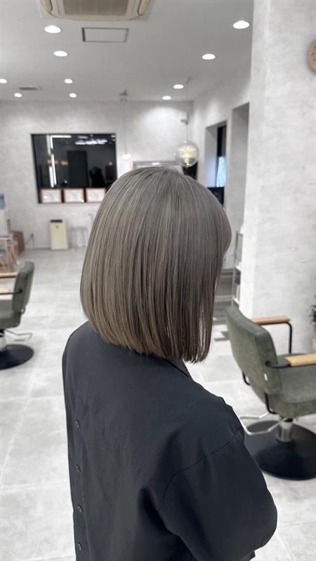 ブルベ夏に似合う髪色：アッシュグレージュ