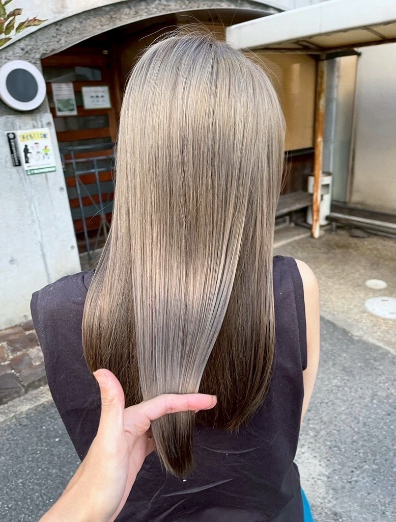 ブルベ夏に似合う髪色：ミルクティベージュ