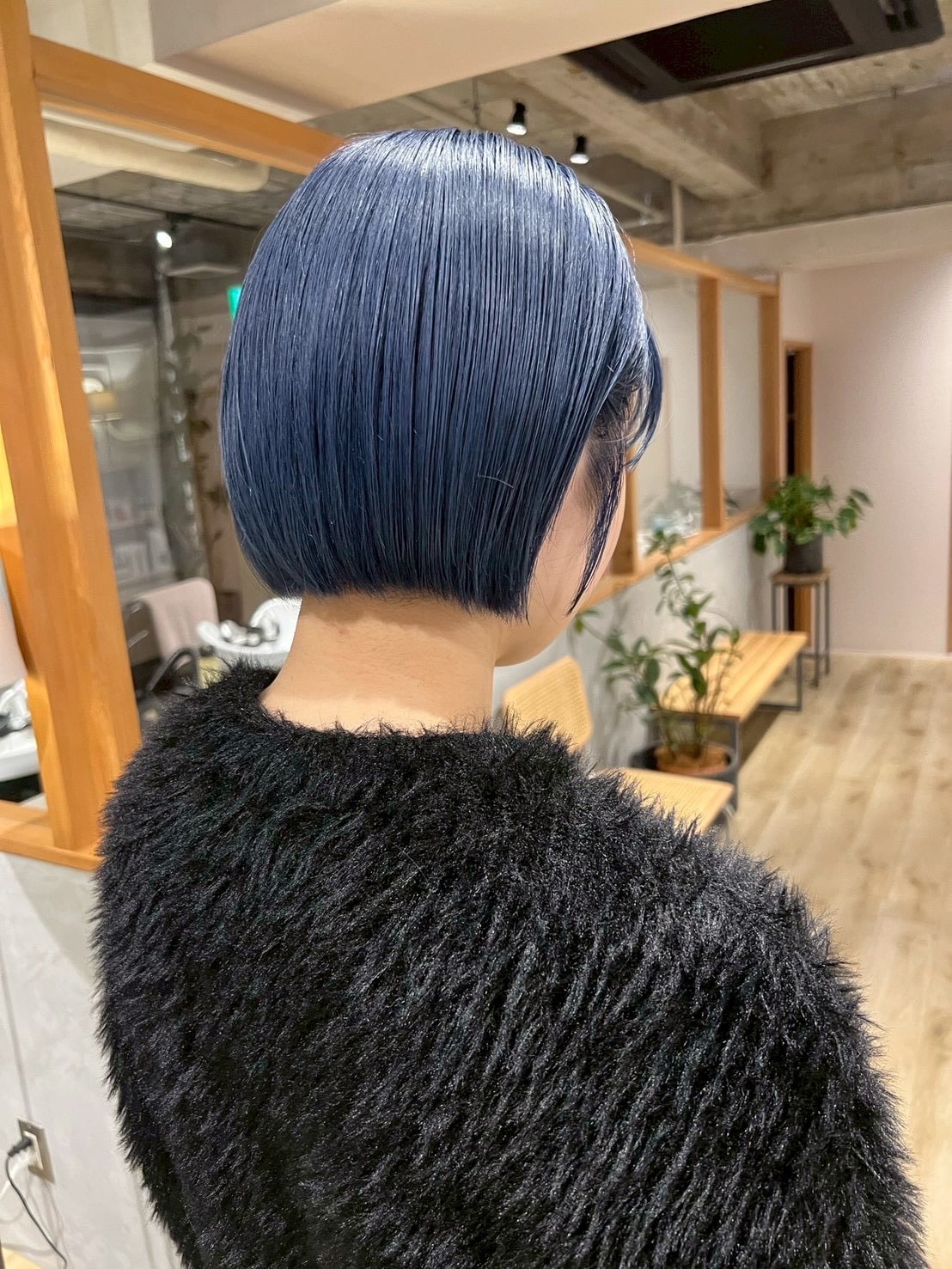 【ブルー】ブルベ冬に似合う明るめのヘアカラー
