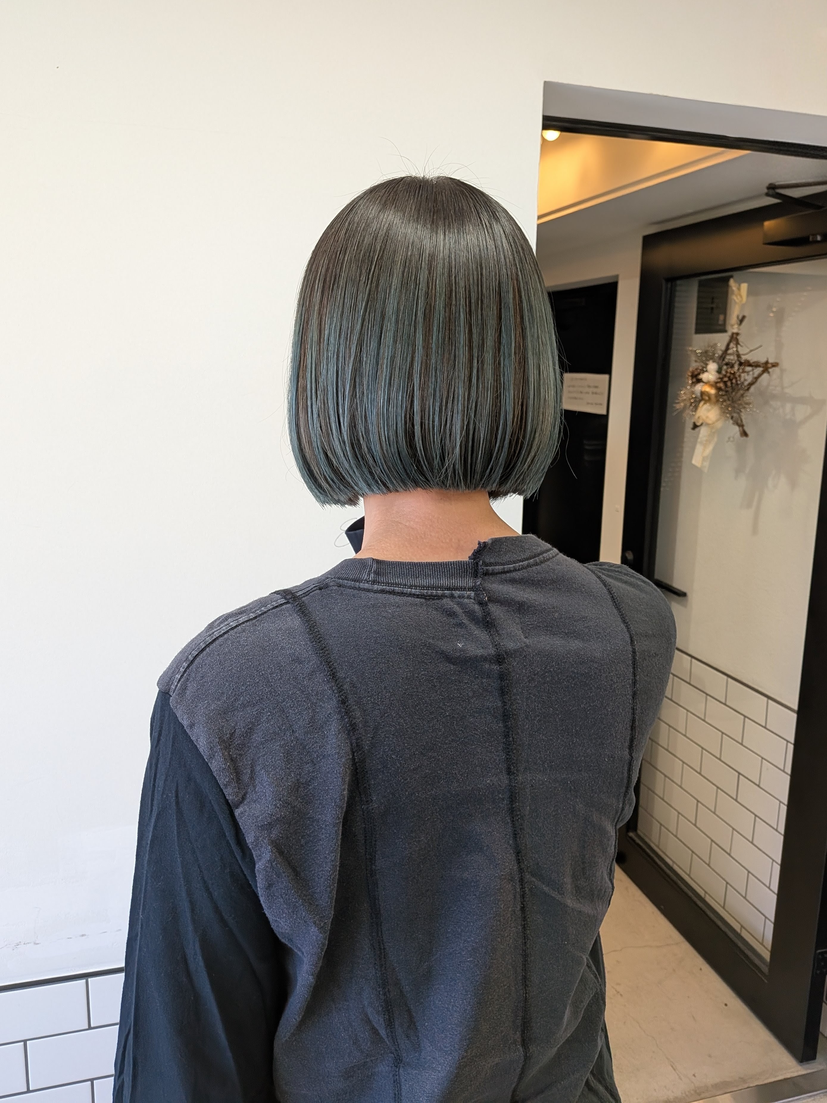 ⑩ミントグレージュ：爽やかな透明感で雰囲気全体をクールな印象に。くすませすぎない寒色だから似合わせしやすい！