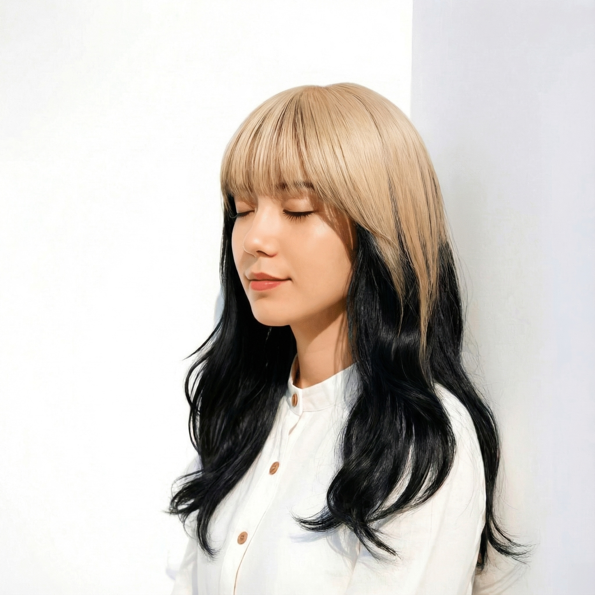 3. アンブレラカラー×ベージュ：縦ラインを際立たせるロングスタイル