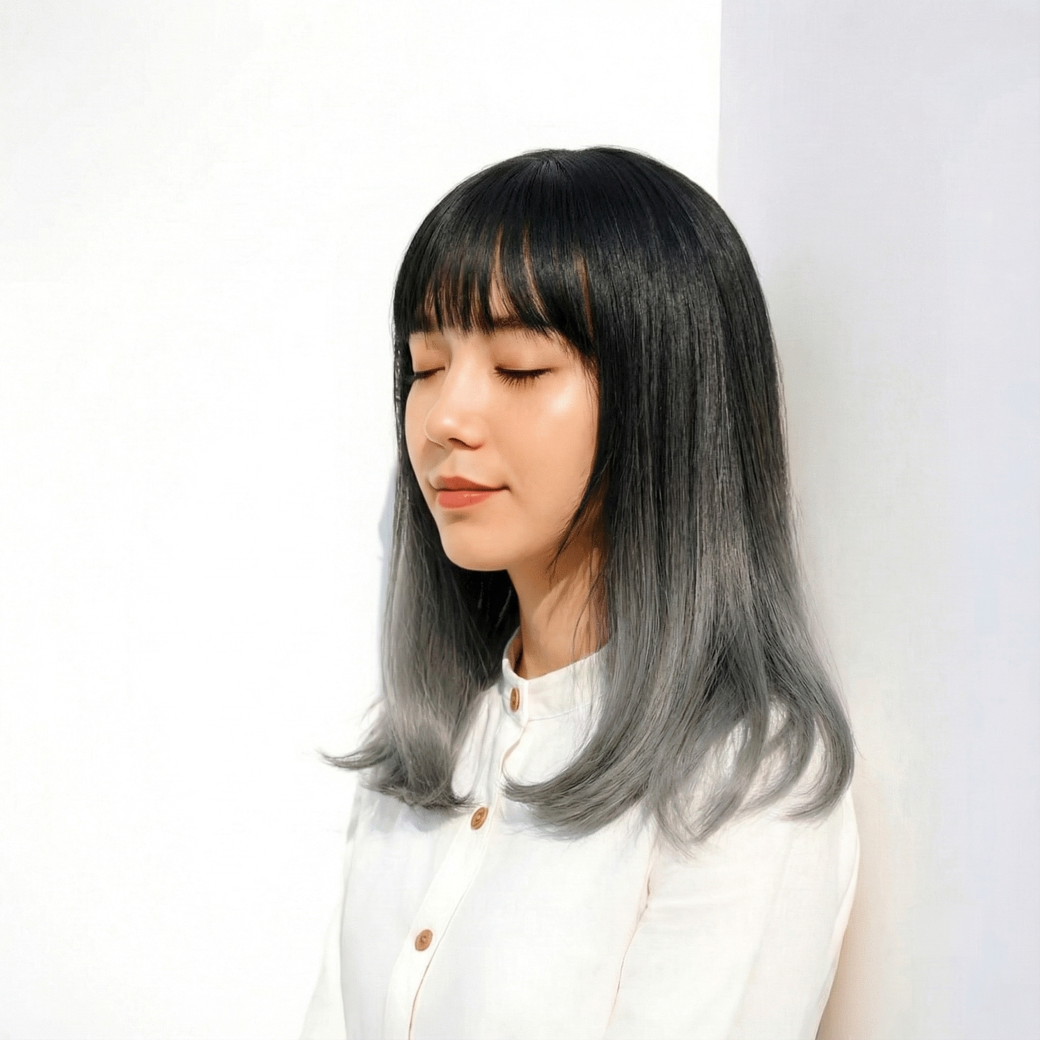 1. 毛先カラー×グレー：重さを残したまま抜け感を作るコントラスト