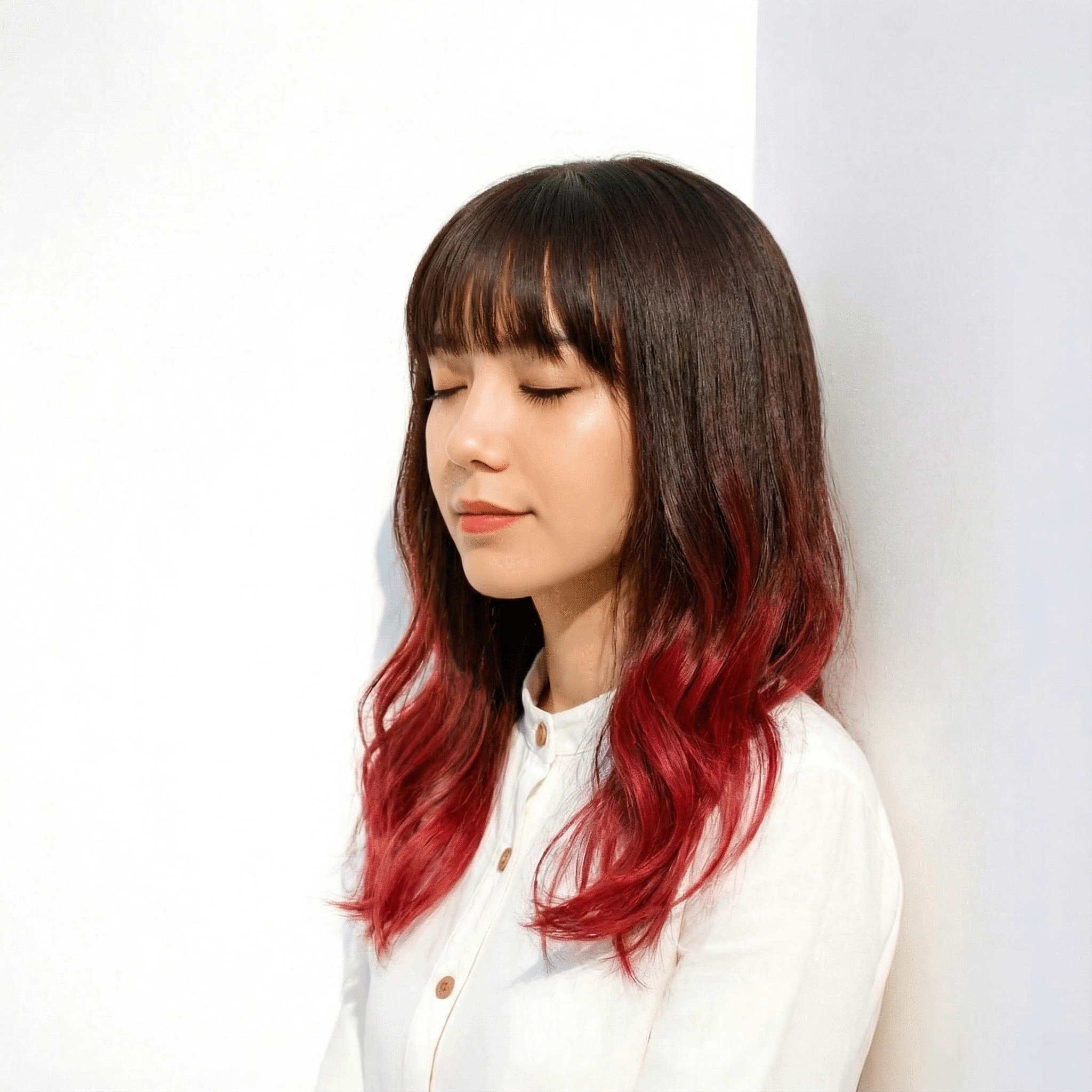 2. 毛先カラー×レッド：深みのある色みで毛先に存在感を集める