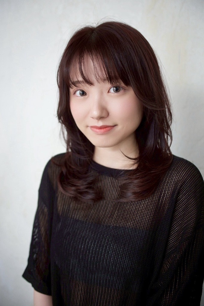 ①ボルドー：深みのある赤紫と上品なツヤ。秋らしい華やかさを楽しむ王道カラー