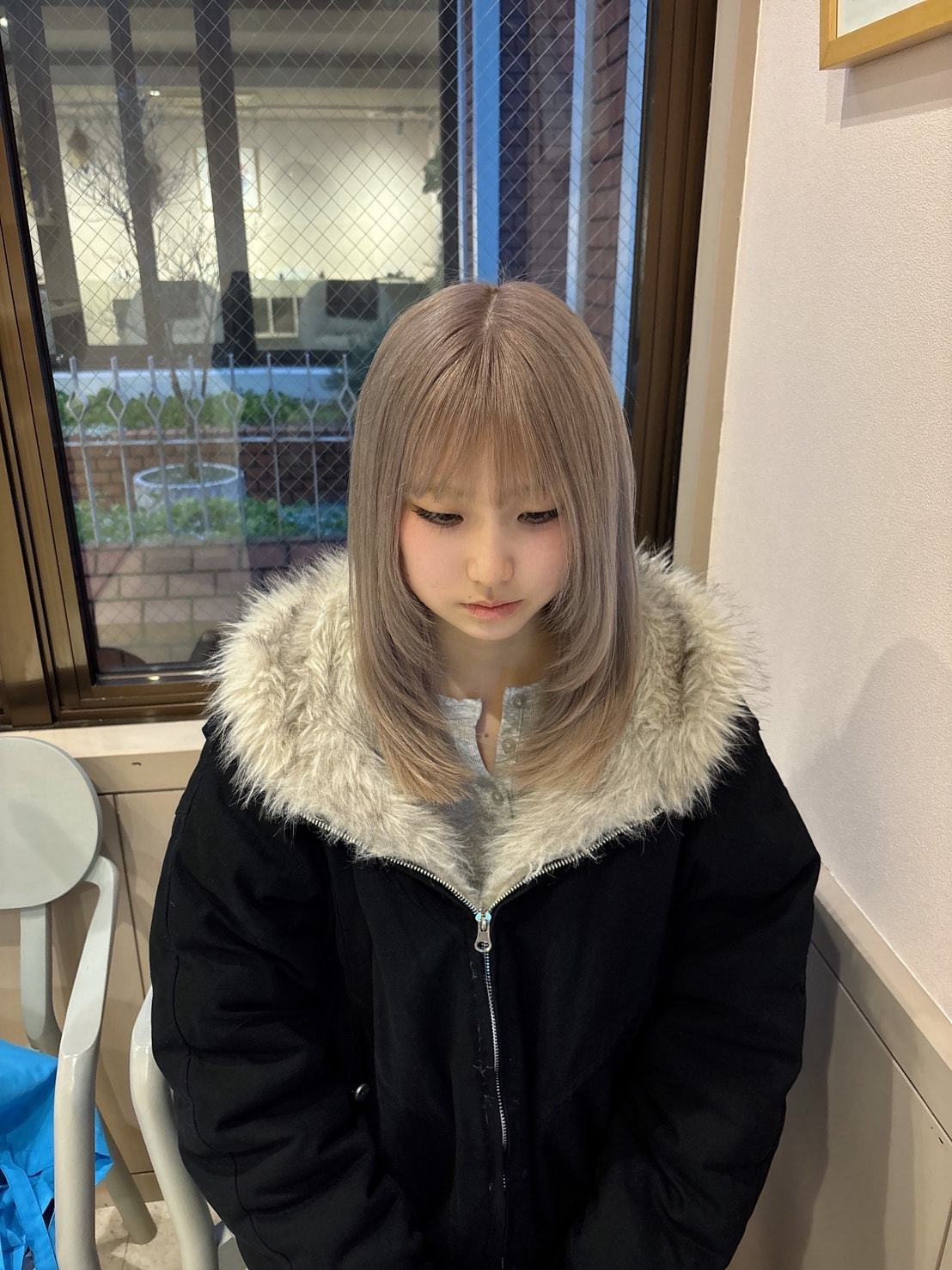 3. グレージュ：透明感とやわらかさをまとうレイヤーカラー