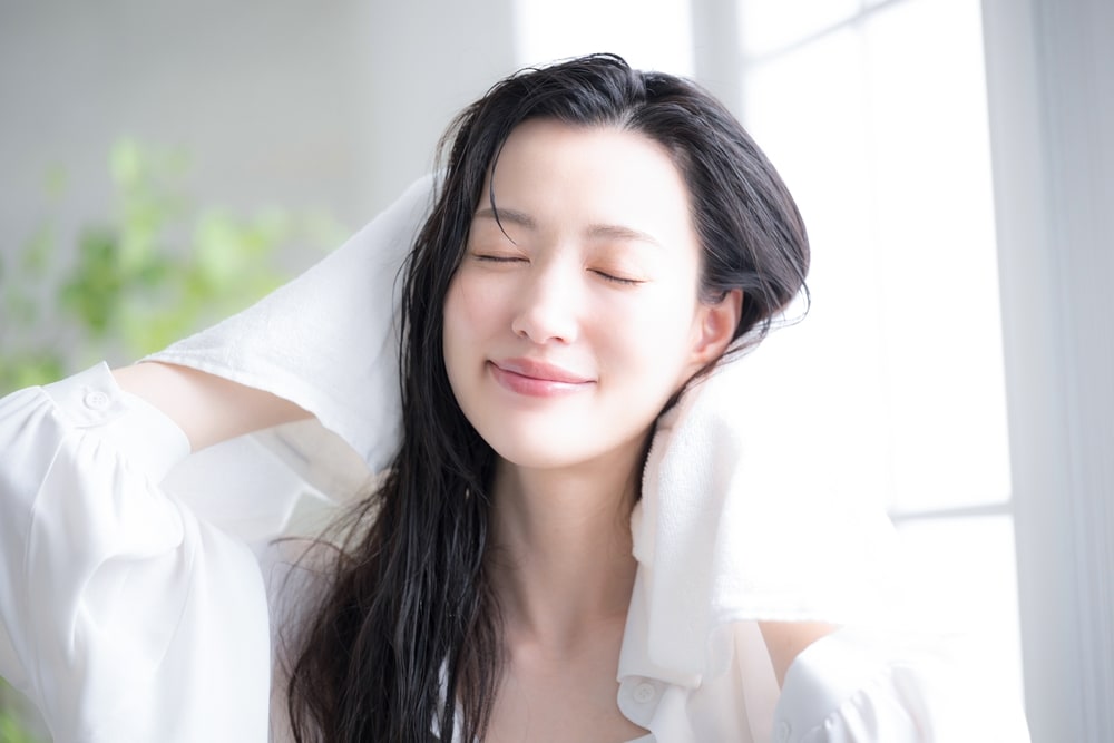 縮毛矯正を長持ちさせる方法。シャンプーと一緒に意識してほしい日常ケア