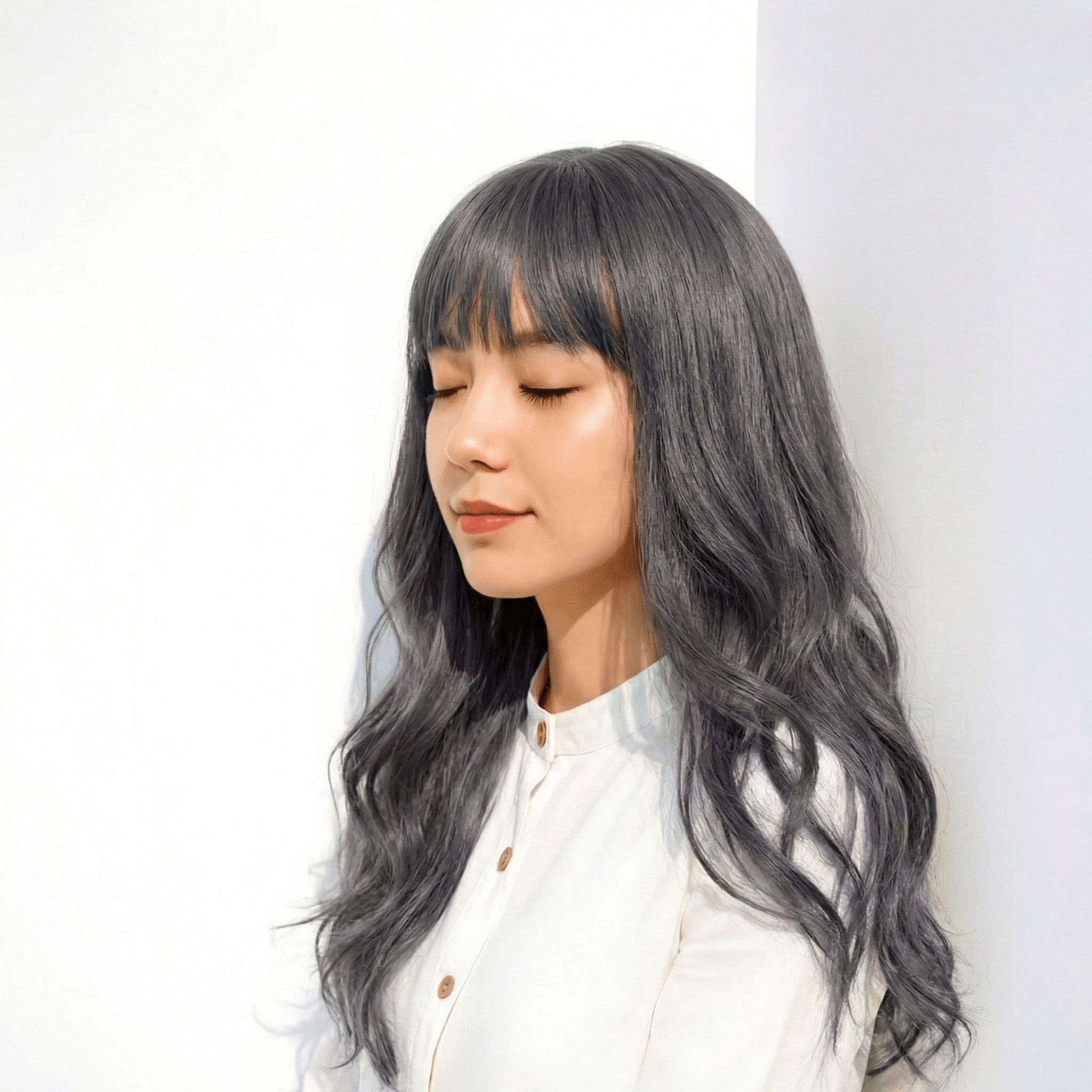  ラベンダーアッシュ×モード：清楚にもモードにも寄せやすい万能カラー