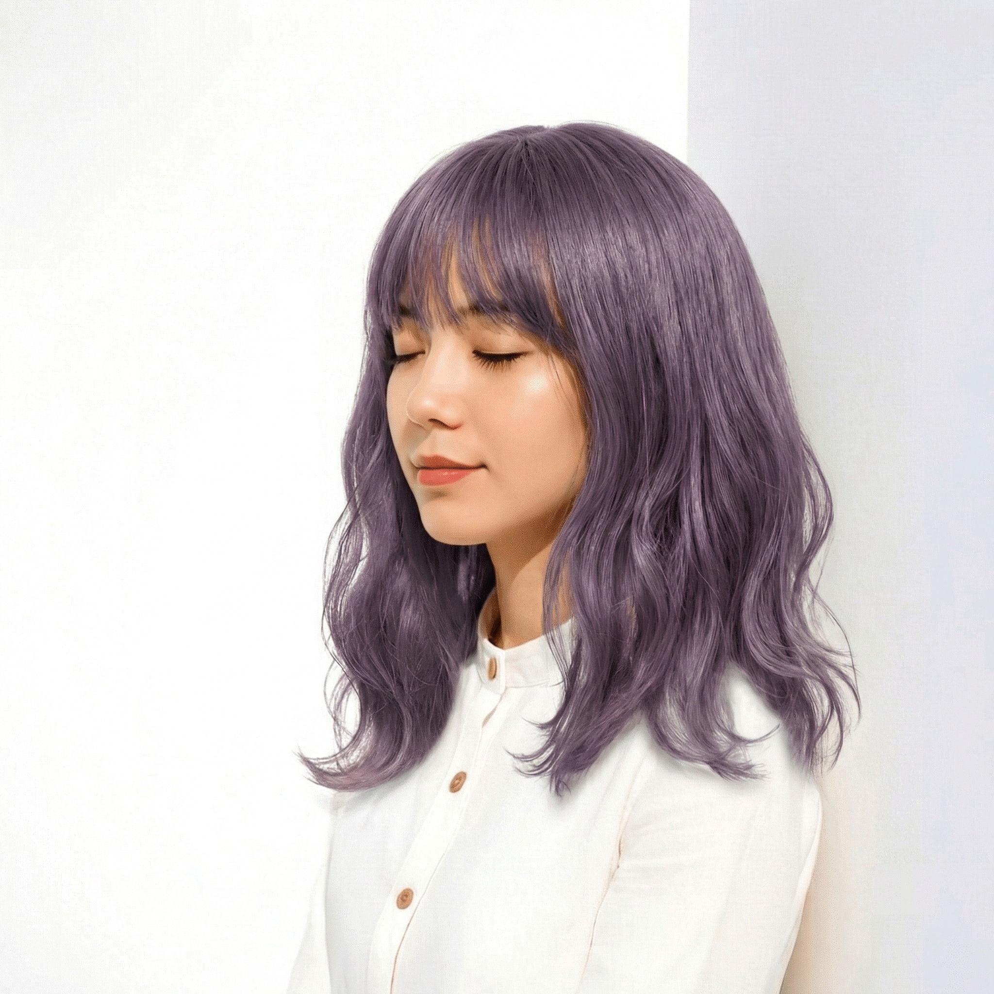 ラベンダーアッシュ×透明感：紫みが赤みを抑え、軽やかに