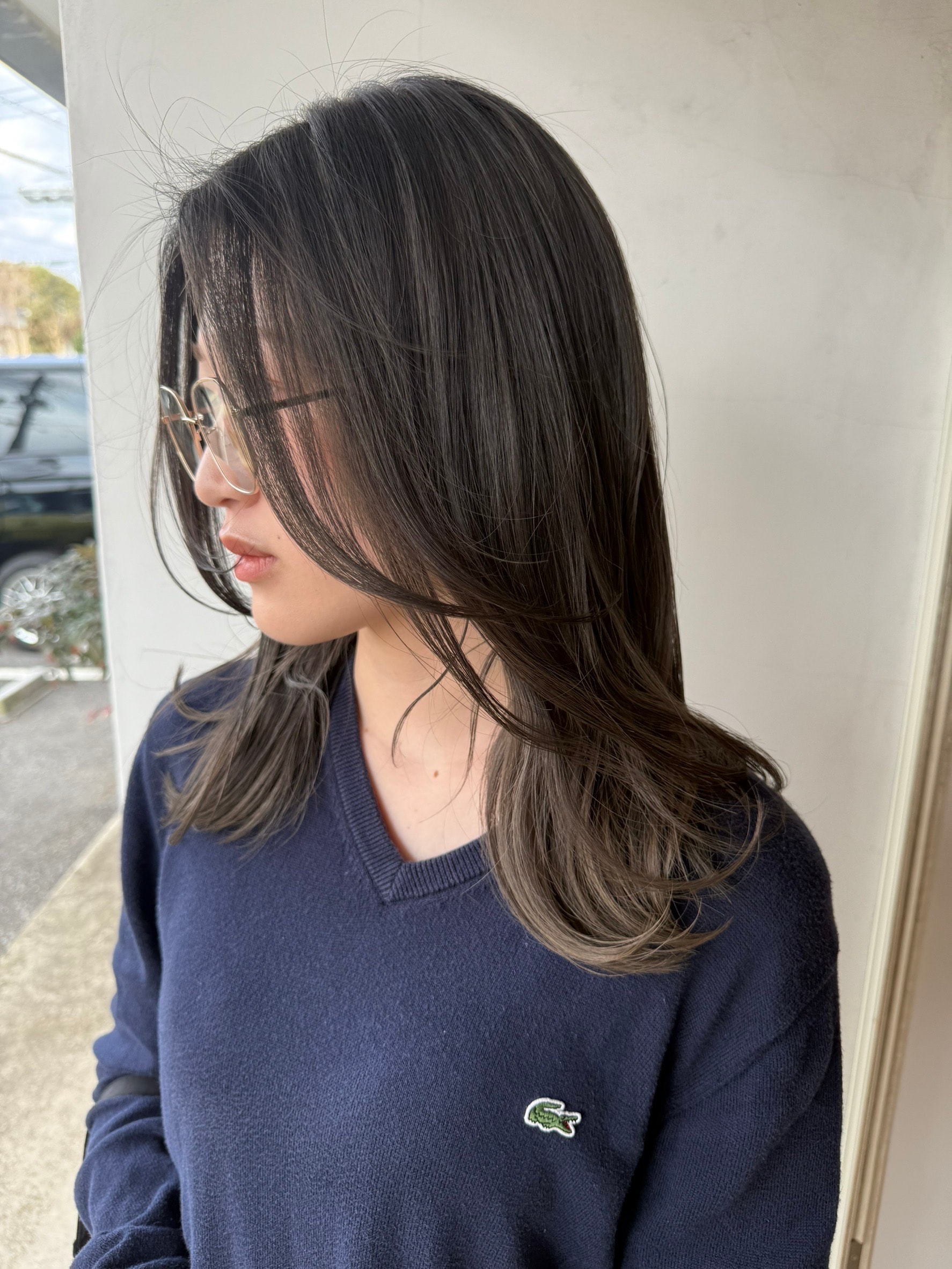 オリーブグレージュ