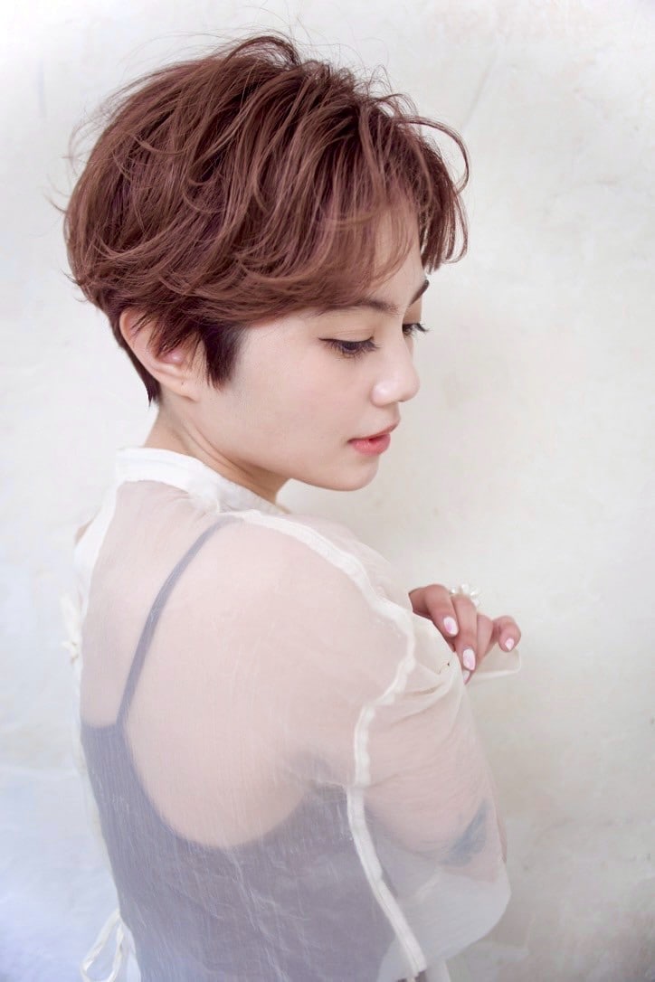 ピンクベージュ髪色