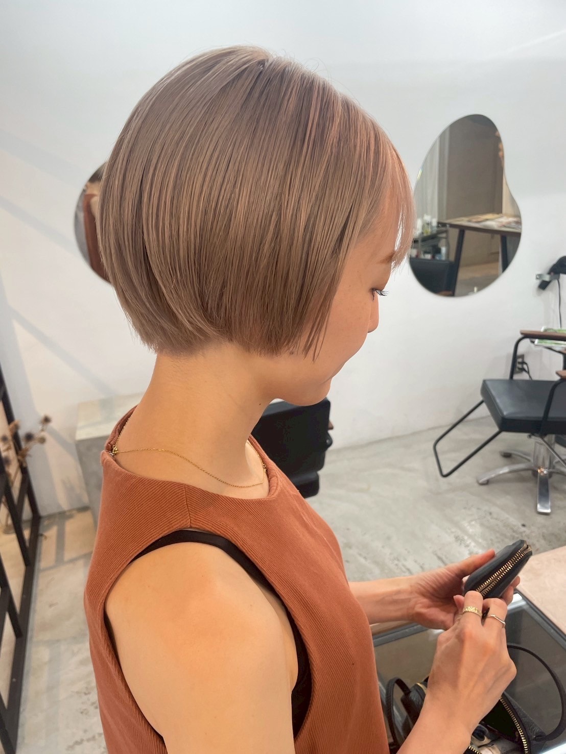 明るめのミルクティーベージュ　ボブ.