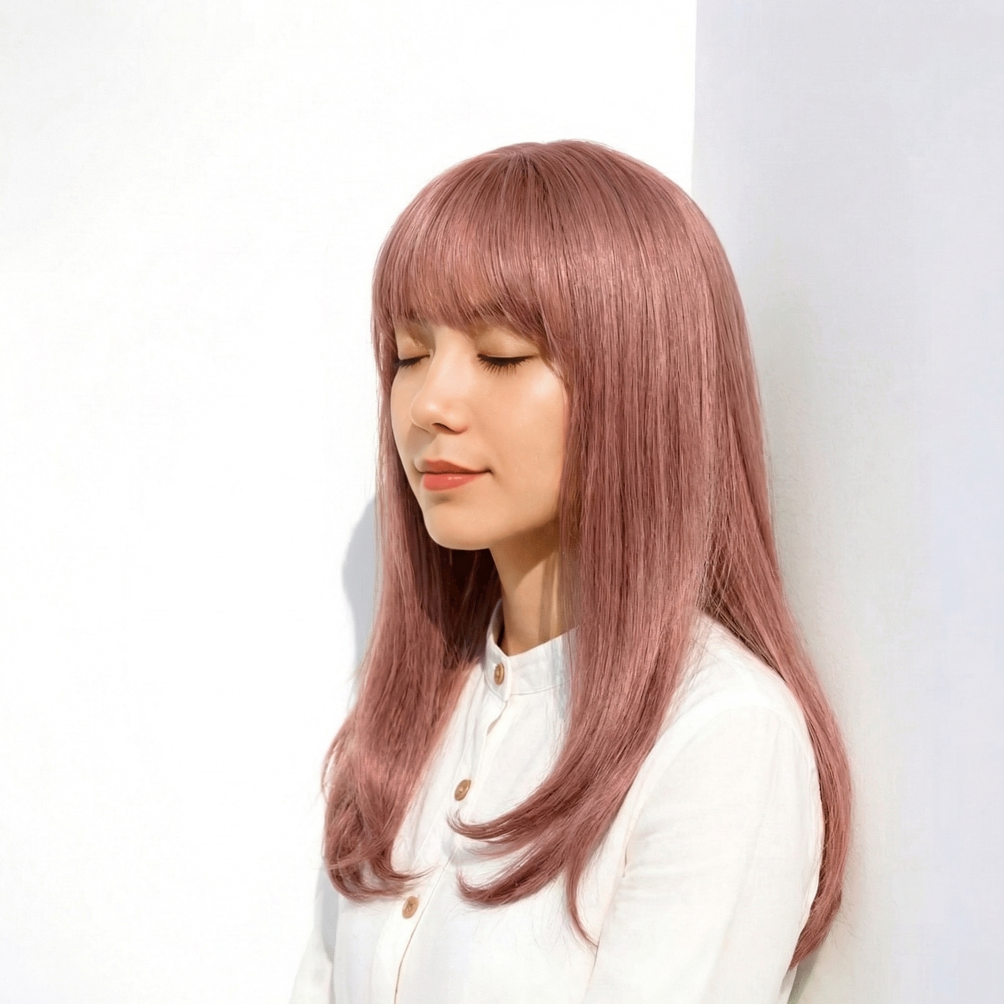 サーモンピンクってどんな髪色？おしゃれなヘアスタイル一覧を大公開