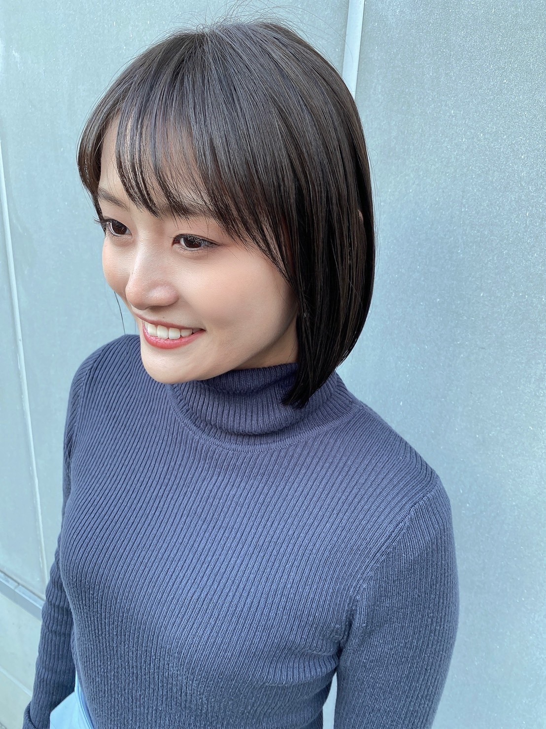 オリーブグレージュ