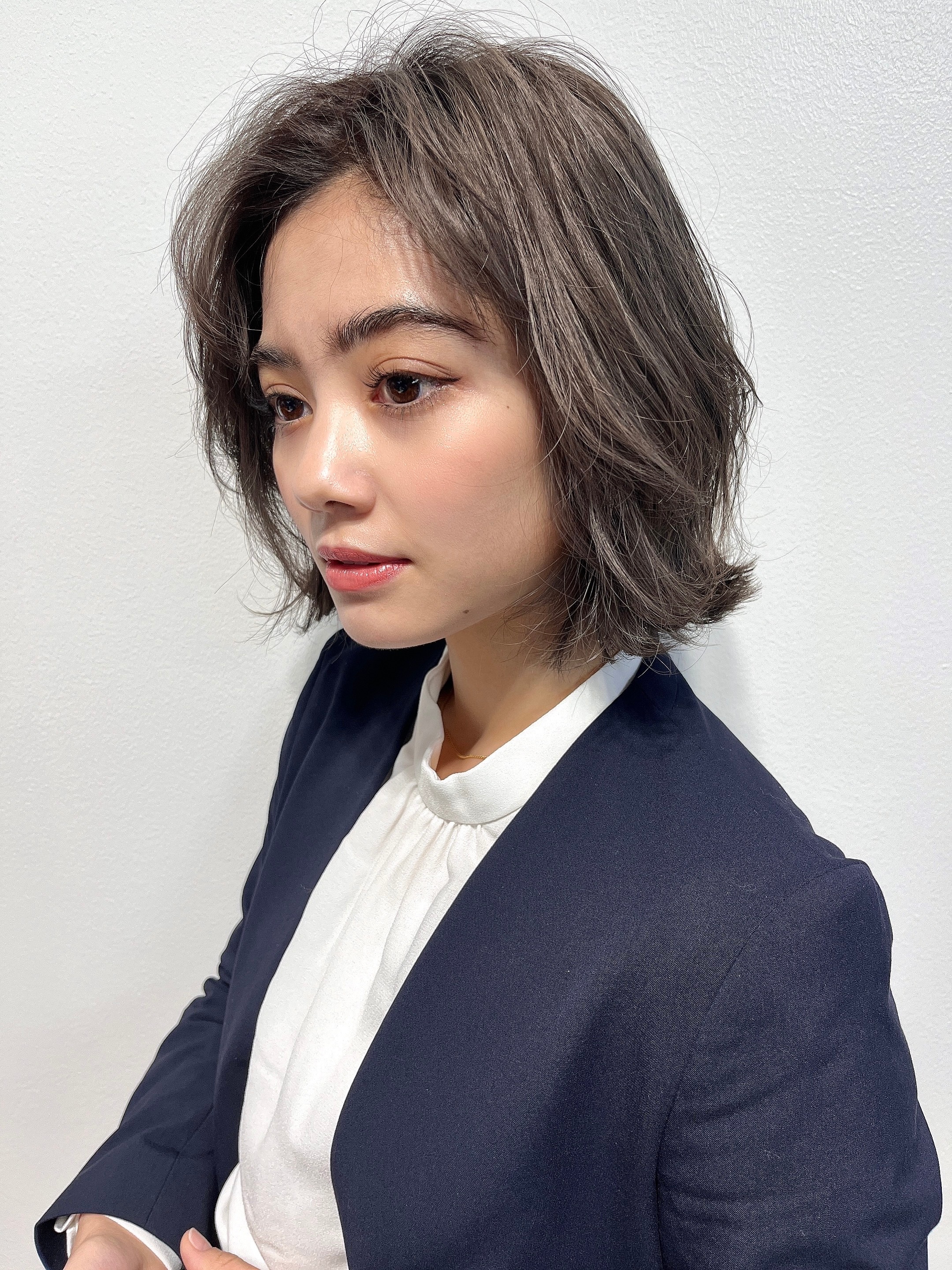 グレーアッシュ　髪色