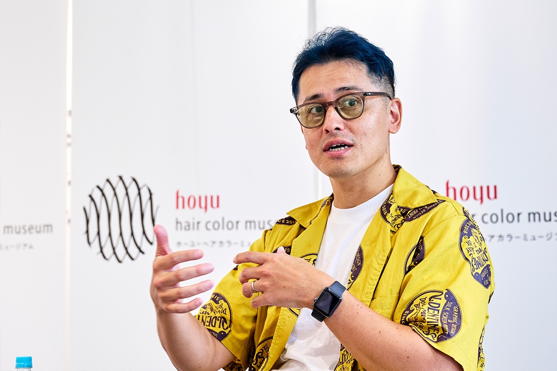 「ぼくはダークでターコイズで、コバルトなブルー」デビ様