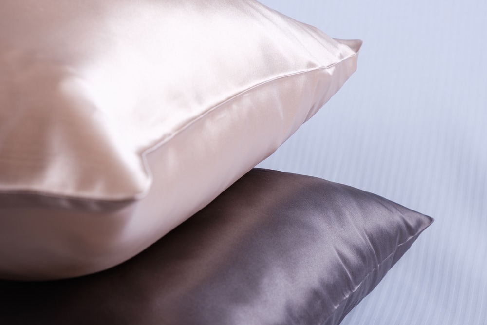 シルクの枕カバー