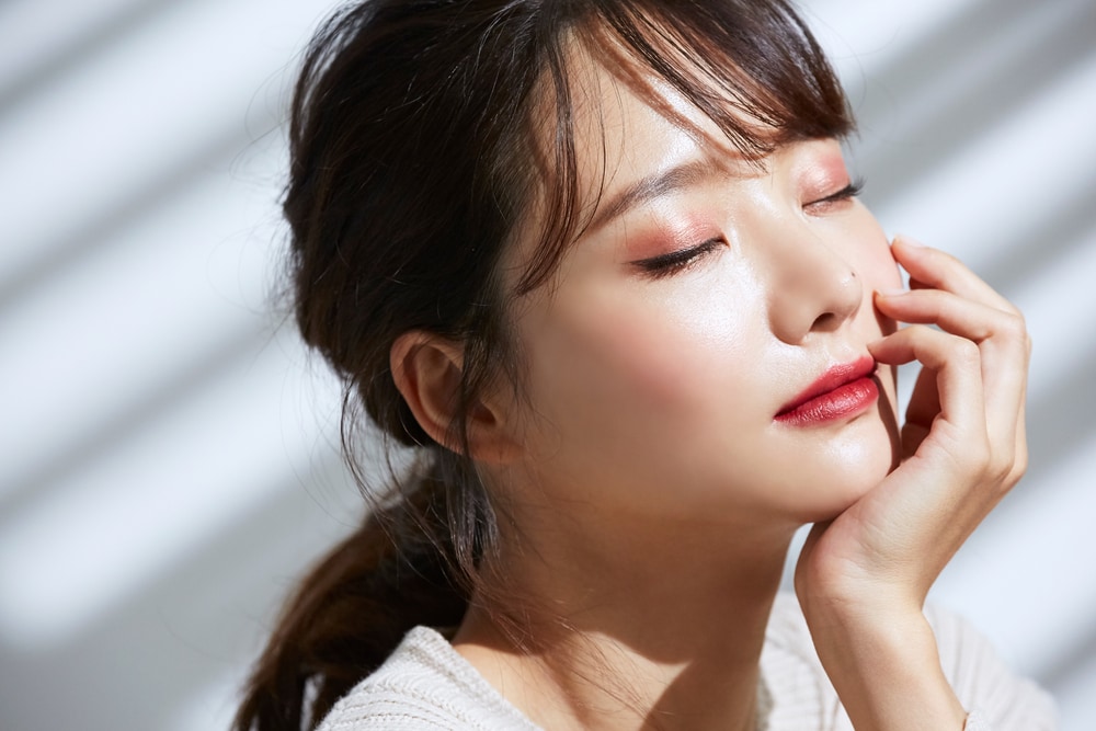 目元を象徴するアイメイクは特に大切！