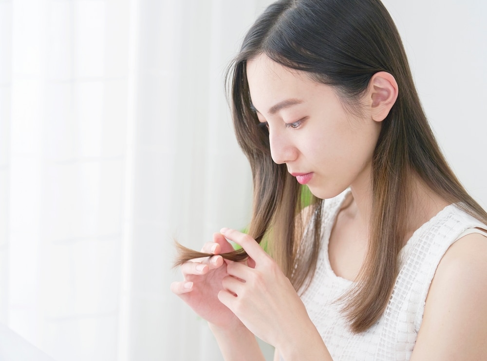 髪を染める頻度が多いとダメージは増える？