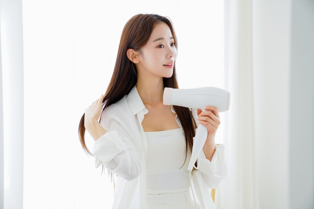 2. 乾かし方とドライヤーの扱い方に気をつける