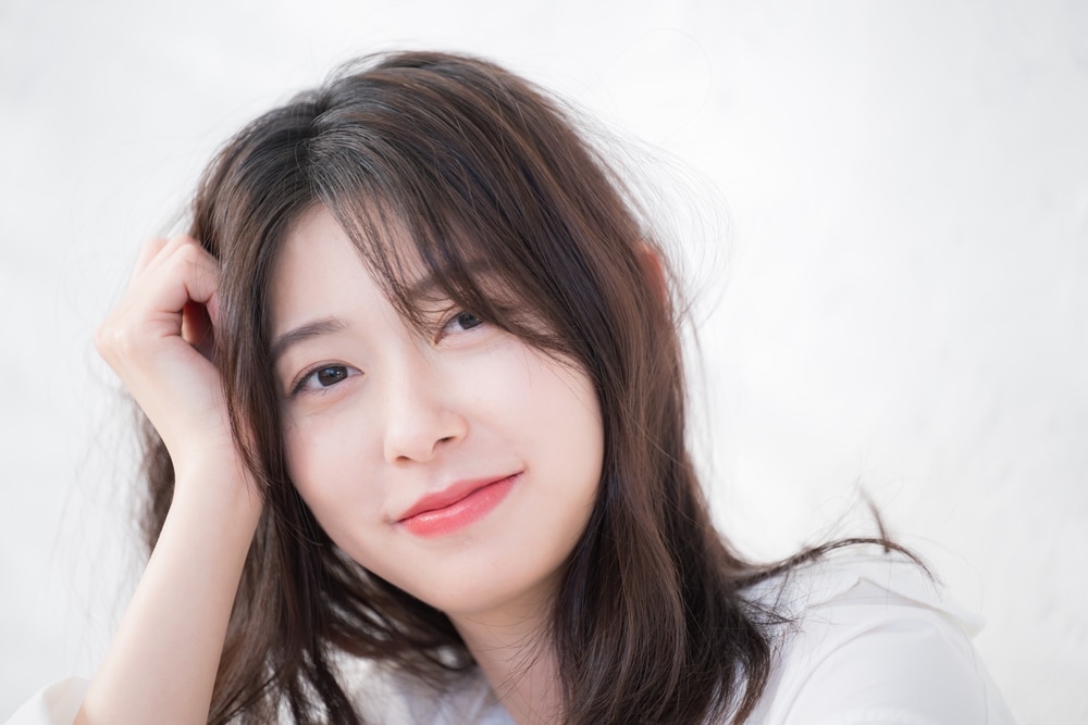 毛量が多い人におすすめの髪型とは?髪のボリュームを抑えて垢抜けるコツも徹底解説!