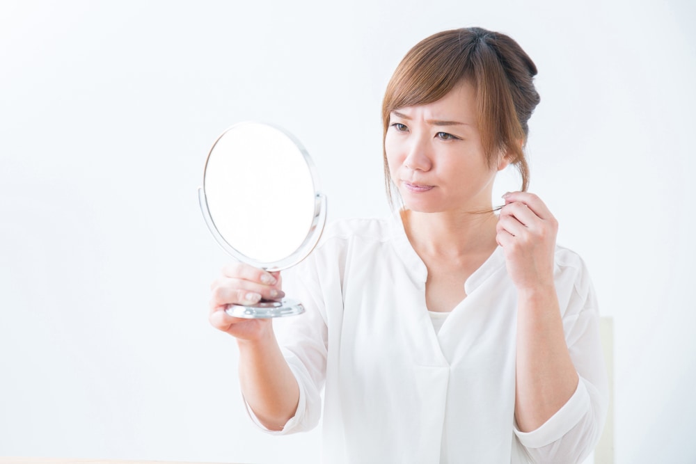 髪色が似合っていない