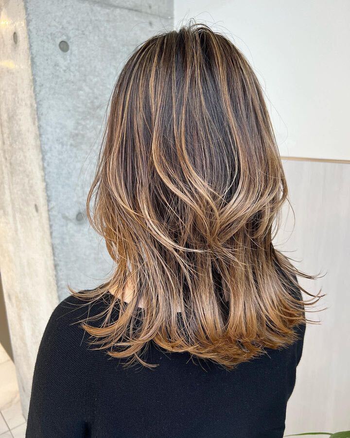 ハイライトカラーはどんな髪色？オーダー方法のコツや人気ヘアカラーを特集 ヘアカラーリング LICOLO 髪から自分を好きになる